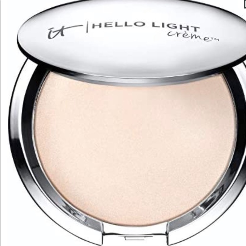 2 iT Cosmetics Hello Light Highlighters.